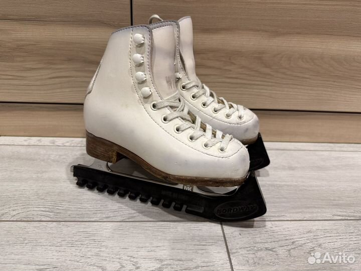 Коньки фигурные детские wifa prima set p-p28