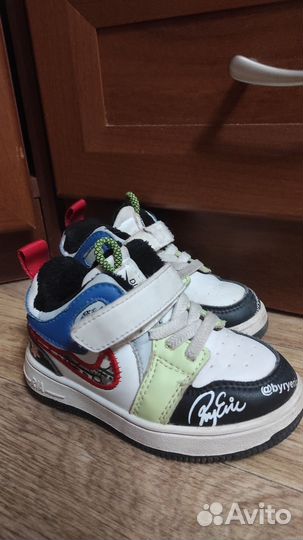 Кроссовки детские