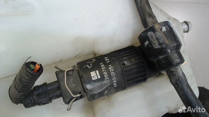 Бачок омывателя Chevrolet Equinox, 2005