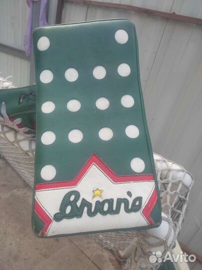 Вратарская хоккейная форма