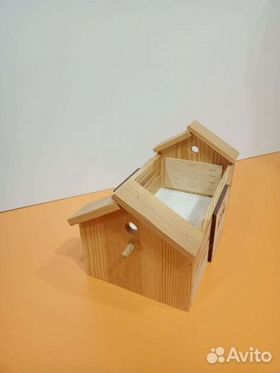 Кормушка для птиц из дерева