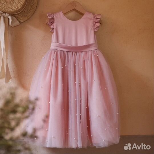 Платье праздничное на девочку 98. Новое