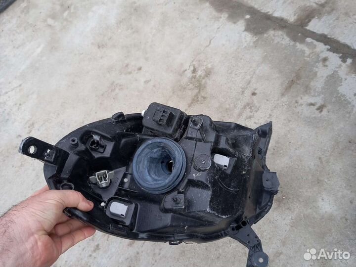 Фара левая Nissan Micra 3 K12