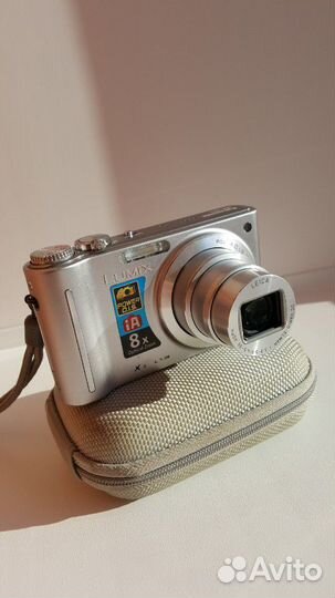 Компактный фотоаппарат