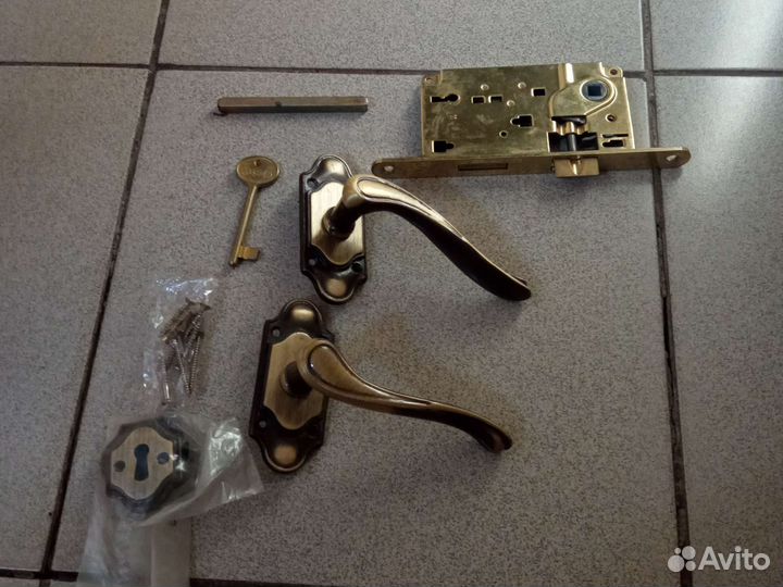 Замок межкомнатный