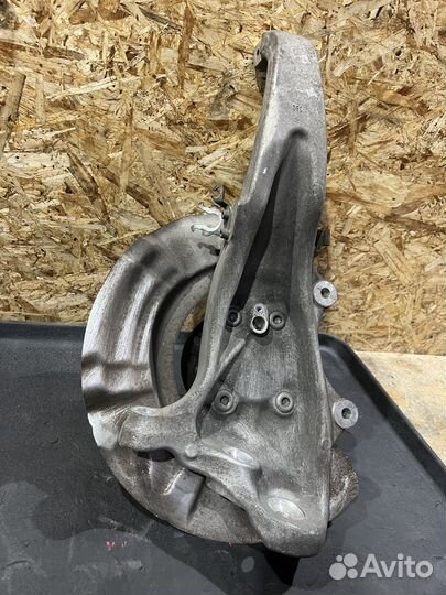 Кулак передний правый BMW F10 F11 F12 F13