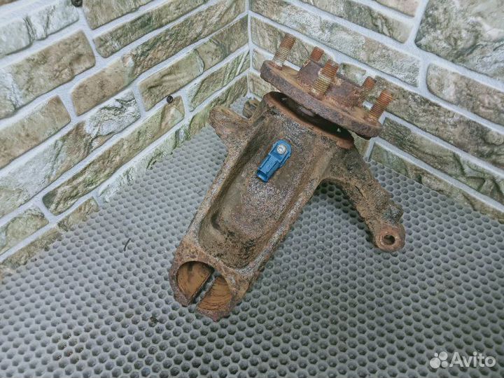 Кулак поворотный передний правый Ford Focus CB4