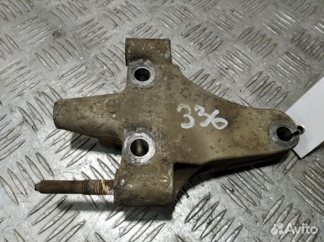 Опора двигателя правая Nissan Maxima a32