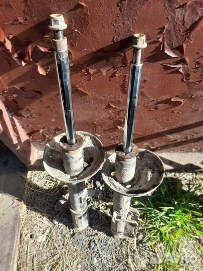 Стойки амортизаторов тойота карина ед 180