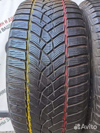 Goodyear UltraGrip Performance 225/50 R17 98V