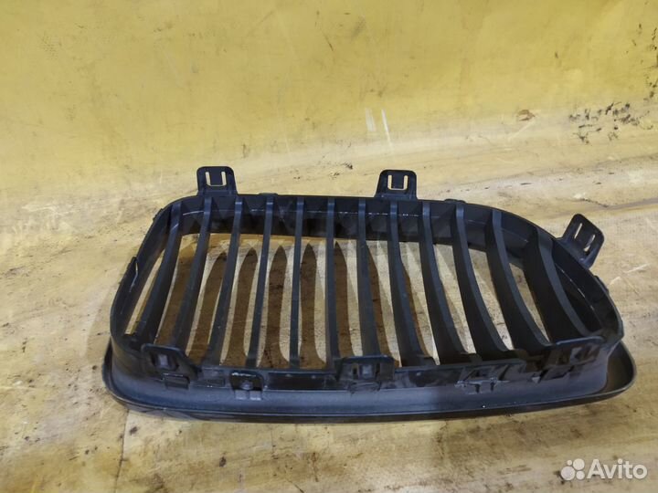 Решетка радиатора левая BMW 1-серия E82/E88 E87/E8