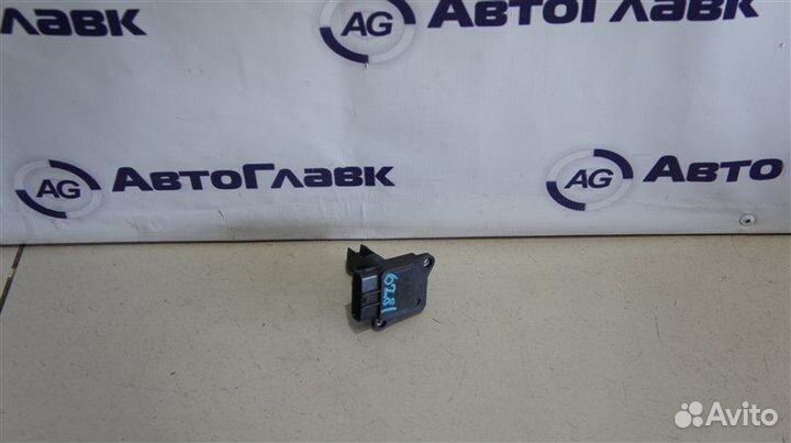 Датчик массового расхода воздуха Toyota Auris