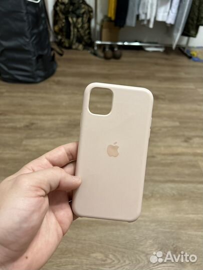 Чехол на iPhone 11