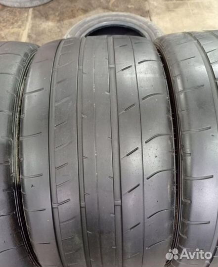 Dunlop SP Sport Maxx GT 255/40 R20 и 285/35 R20 120Y