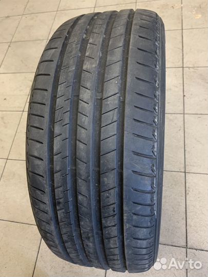 Bridgestone Alenza 001 245/40 R21 100Y