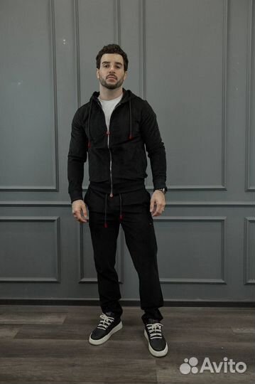 Спортивный костюм