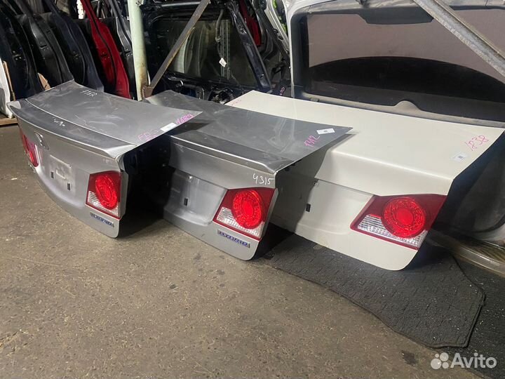Крышка багажника Honda Civic 4D 2007