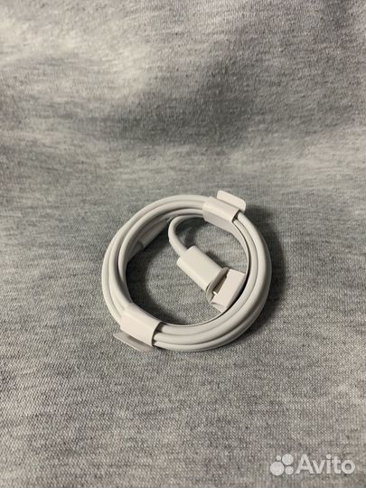 Зарядка на iPhone провод