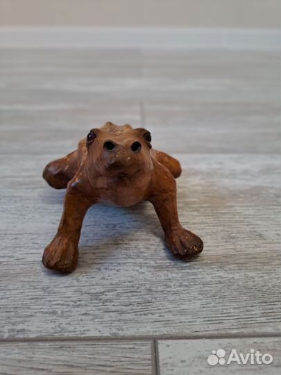 Лягушка с натуральной кожи