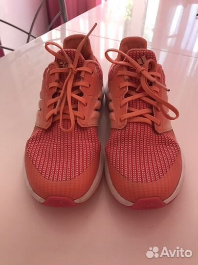 Фирменные кроссовки adidass