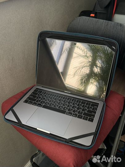 Ноутбук MacBook Pro 13 A1989; i5 2,3; 8/256 retina