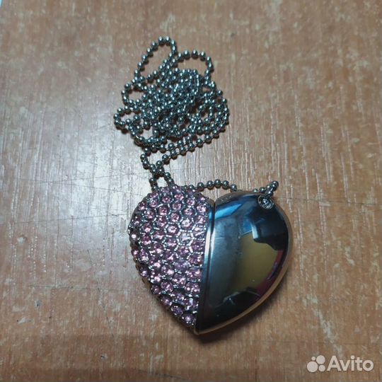 Флешка, сердце 32 гб. Кулон на цепочке, со стразам