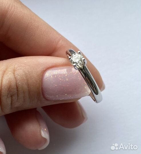 Эпл золотое кольцо с бриллиантом 0.26 ct