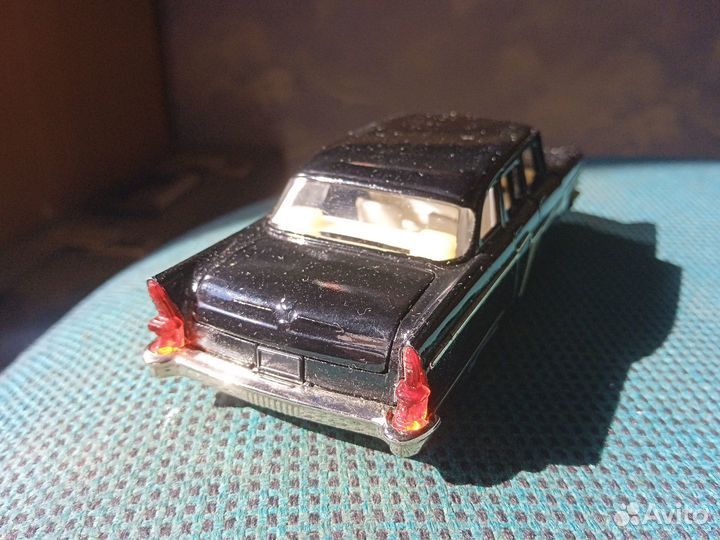 Модель газ 13 Чайка