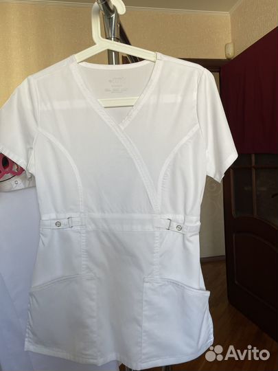 Костюм атлас мед. одежда 44р
