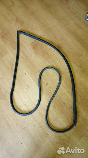 Тойота авенсис 1 уплотнитель пер.левой двери