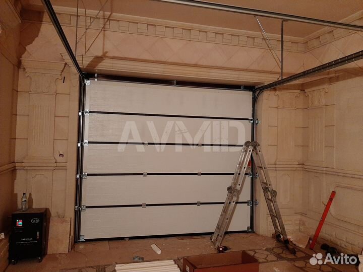 Секционные ворота