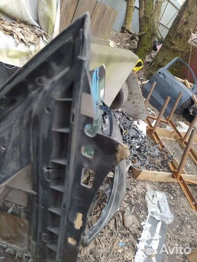 Передняя правая крыло Volkswagen Touareg 02-07