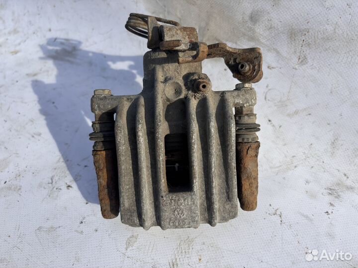 Суппорт задний Volkswagen Passat B5 A6 C5