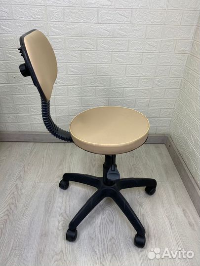 Стул с узкой спинкой в наличии