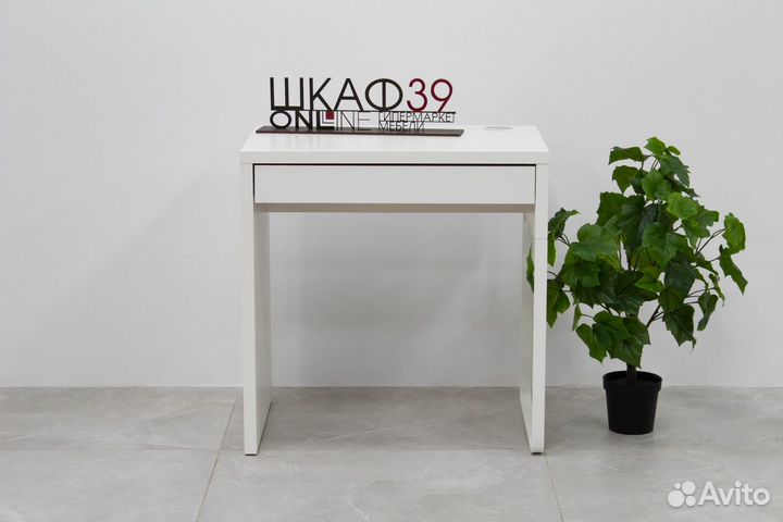Микке Письменный стол 302.130.76 белый 73x50 IKEA