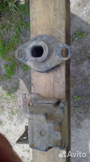 Подушки кпп на рено