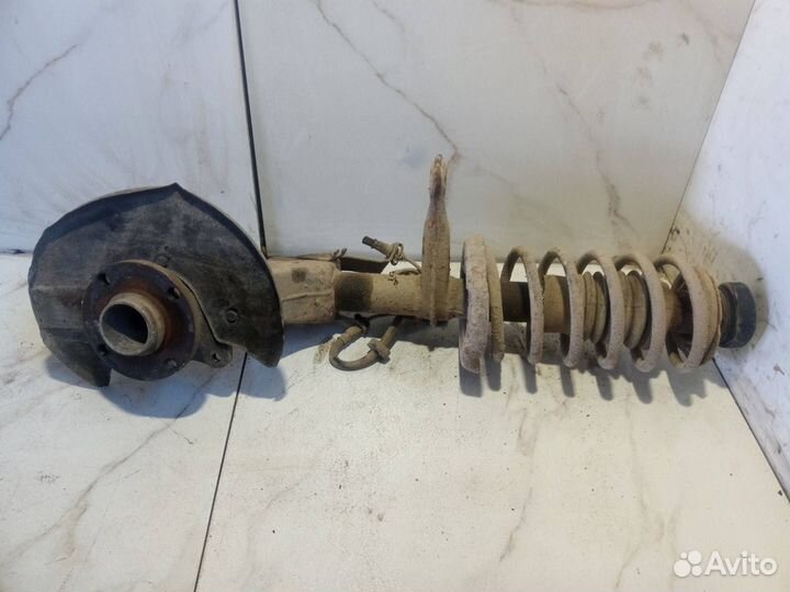 Кулак передний левый Audi 80 B3 89/B3 1990 audi