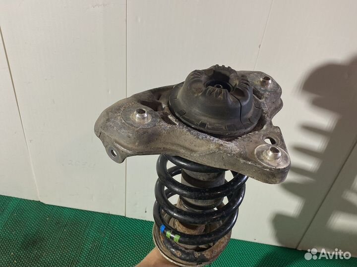 Стойка передняя левая Audi A4 B6