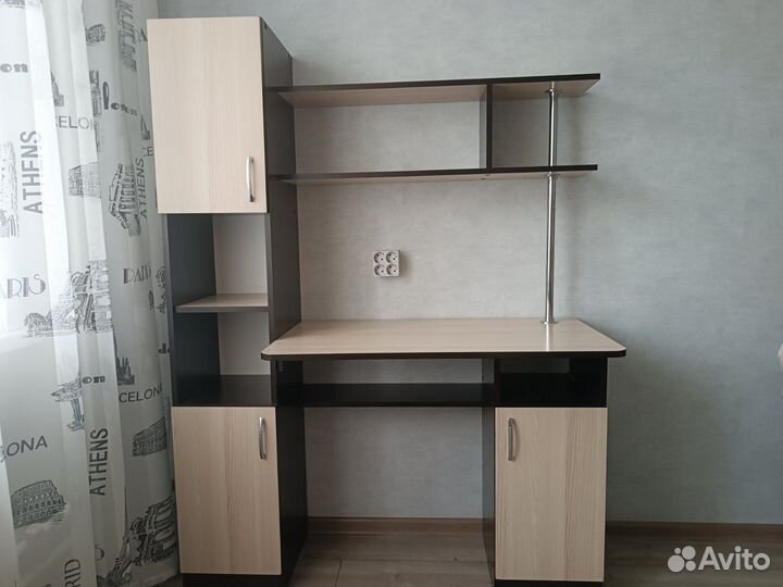 Продам письменный стол
