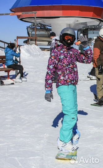 Сноубордический зимний костюм женский