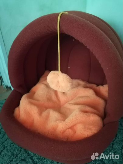 Лежанка новая для кошек