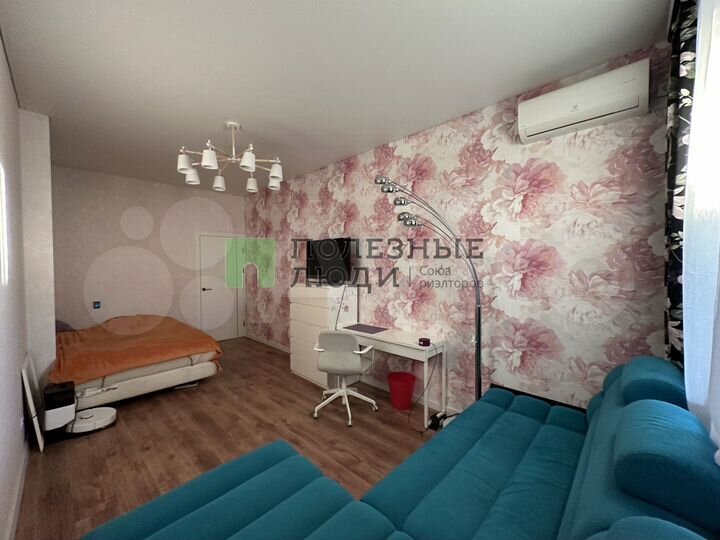 2-к. квартира, 70 м², 1/3 эт.