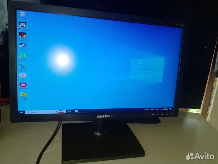 Монитор Samsung