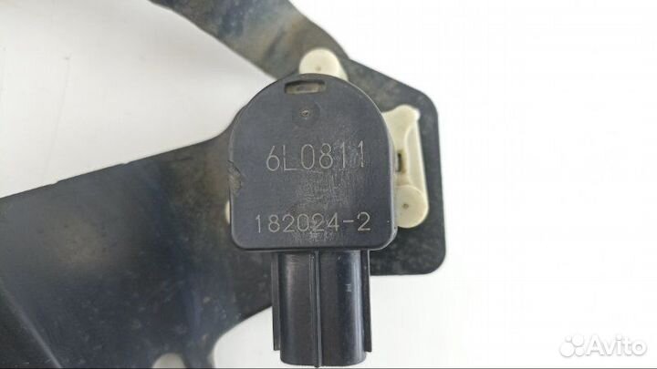 Датчик дорожного просвета задний левый Toyota Rav4