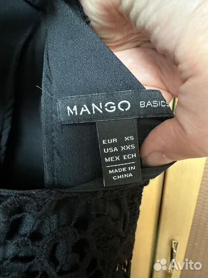 Черное кружевное платье Mango