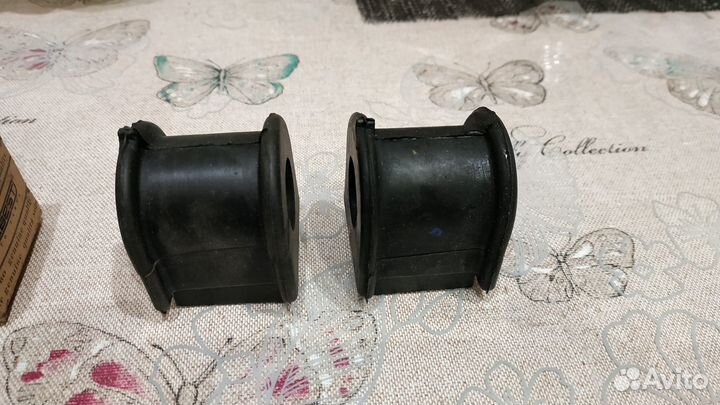 Втулки стабилизатора toyota corolla 9,avensis 2