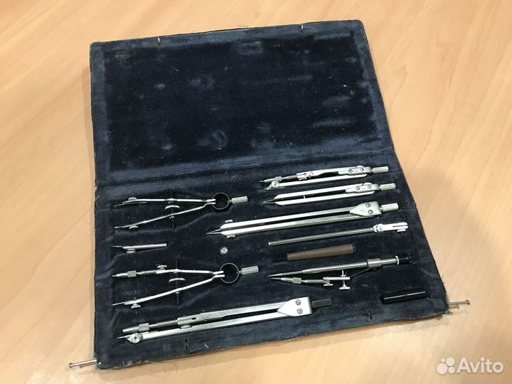 Готовальня - комплект чертежных инструментов (нч-1