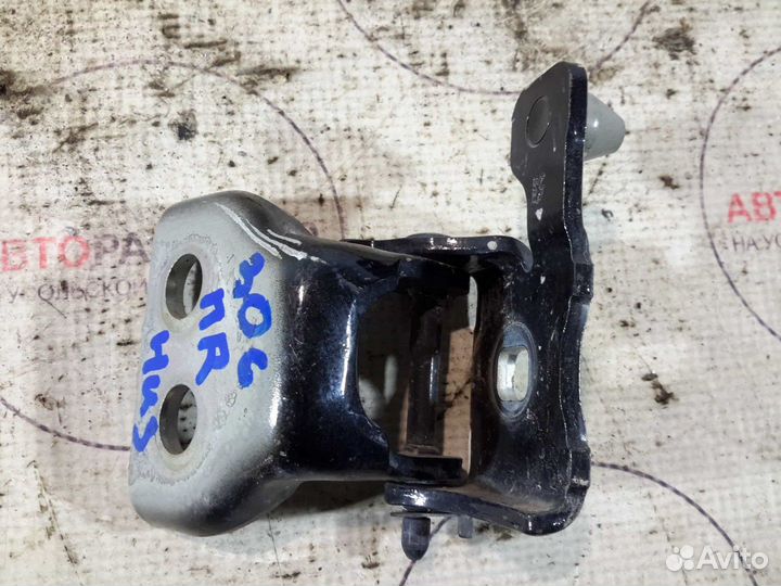 Петля двери Peugeot 408