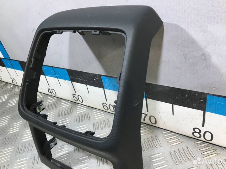 Б/У Накладка центральной консоли#001