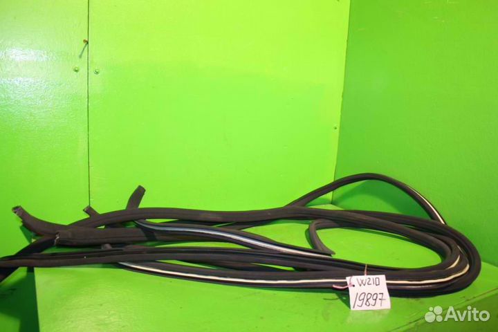 Уплотнитель двери mercedes E-class W210 на кузов